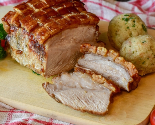 Schweinebraten mit Knödeln